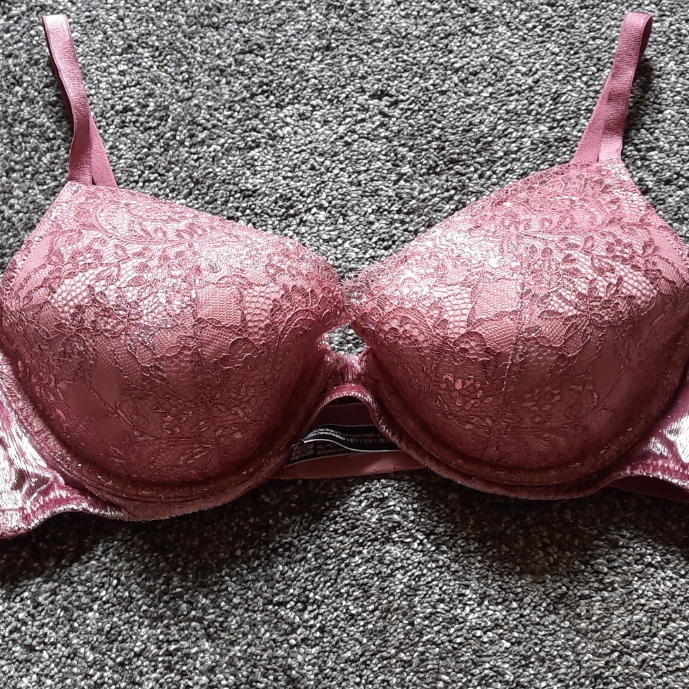 Victoria's Secret 36C Very Sexy lightly lined bra